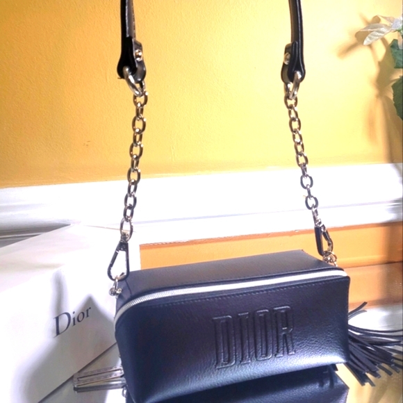 Host pick 🔥 Dior🔥beauty pouch convertible shoulder bag - Picture 8 of 17